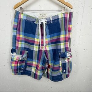 Abercrombie & Fitch Men’s size XL Blue & Pink Plaid Lined Swim Trunks
